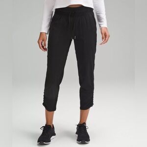 Dance Studio Mid-Rise Cropped Pant